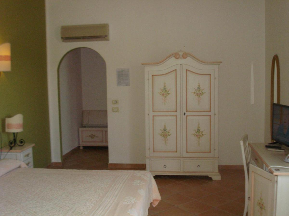 Hotel Valkarana Country Relais (Adults Only) Sant'Antonio di Gallura Ngoại thất bức ảnh
