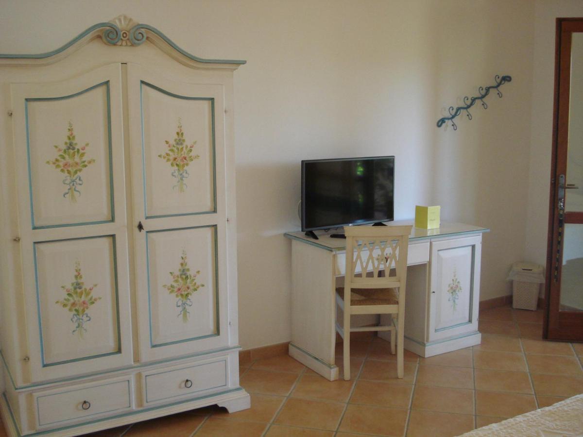 Hotel Valkarana Country Relais (Adults Only) Sant'Antonio di Gallura Ngoại thất bức ảnh