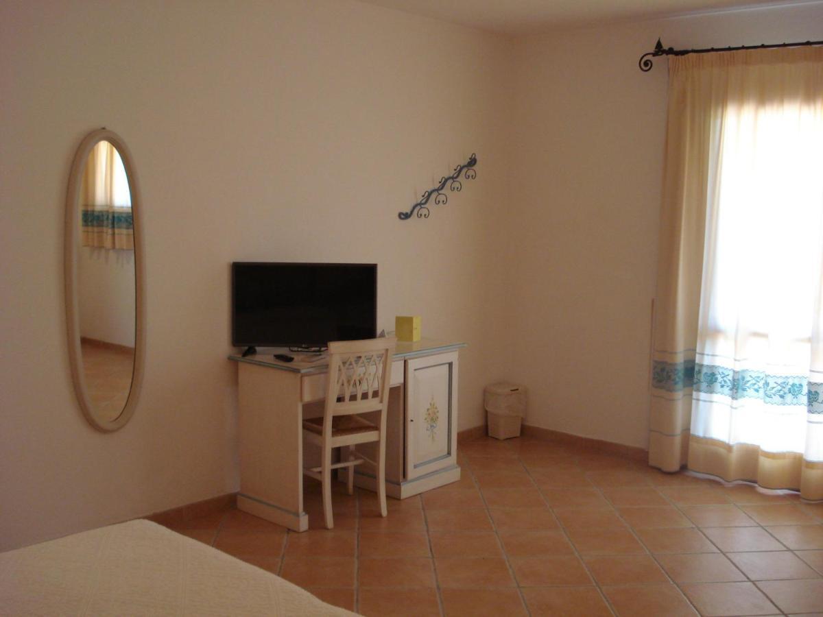 Hotel Valkarana Country Relais (Adults Only) Sant'Antonio di Gallura Ngoại thất bức ảnh