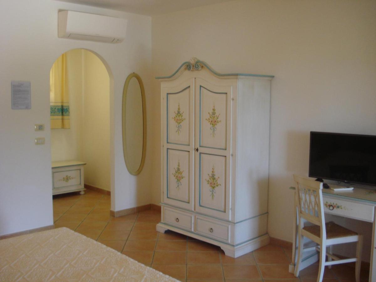 Hotel Valkarana Country Relais (Adults Only) Sant'Antonio di Gallura Ngoại thất bức ảnh